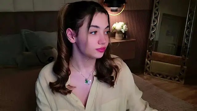 Snapshot of Alice_Deleon chatting on February 28, 12:43 am Alice Deleon online show from February 28, 12:43 am