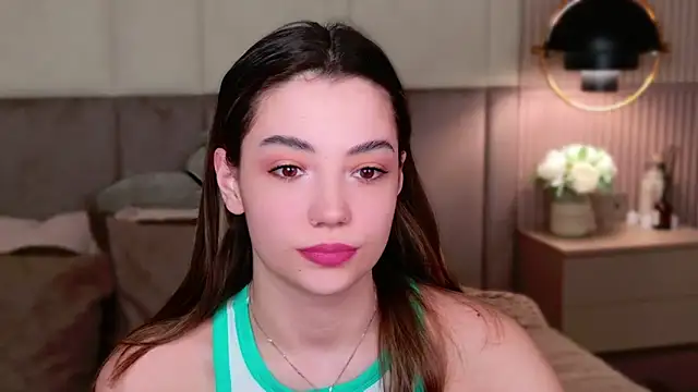 Snapshot of Alice_Deleon chatting on March 2, 10:05 pm Alice Deleon online show from March 2, 10:05 pm