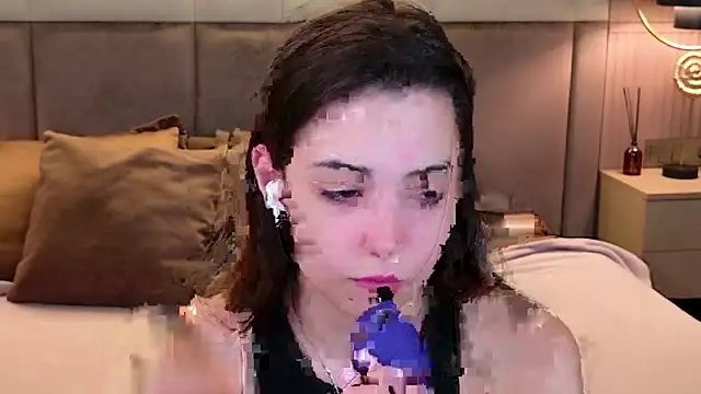 Snapshot of Alice_Deleon chatting on September 20, 8:54 pm Alice Deleon online show from September 20, 8:54 pm