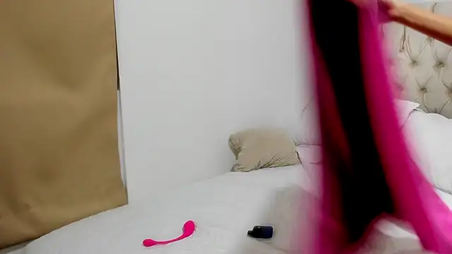 Snapshot of Hotcouple1_Xx chatting on March 11, 5:38 am Hotcouple1 Xx online show from March 11, 5:38 am