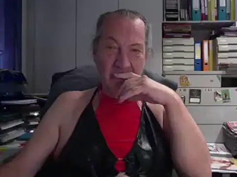 Snapshot of HMStraps01 chatting on October 10, 10:25 am HMStraps01 online show from October 10, 10:25 am