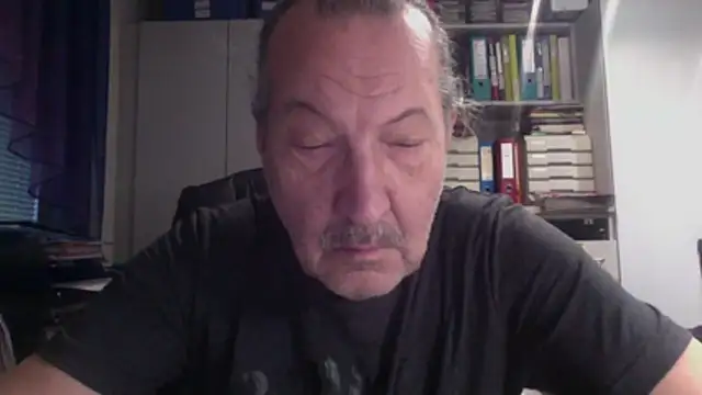 Snapshot of HMStraps01 chatting on December 17, 2:34 pm HMStraps01 online show from December 17, 2:34 pm