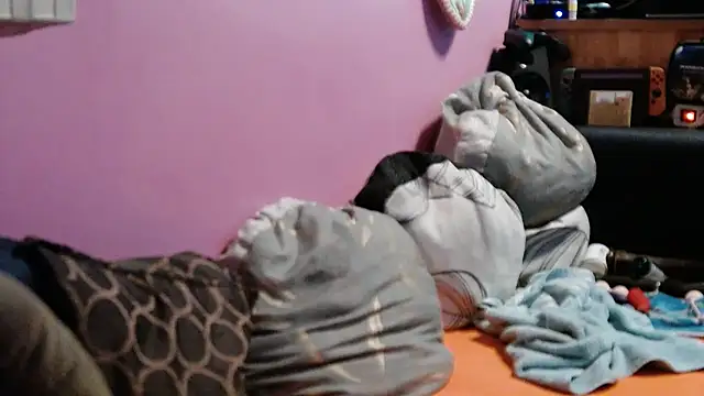 sexymelli18 online show from March 22, 11:31 pm