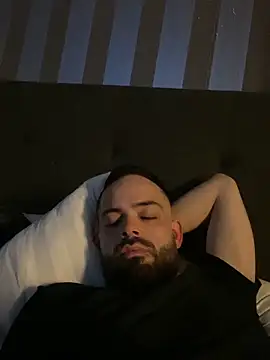 guccititi online show from October 16, 9:43 am