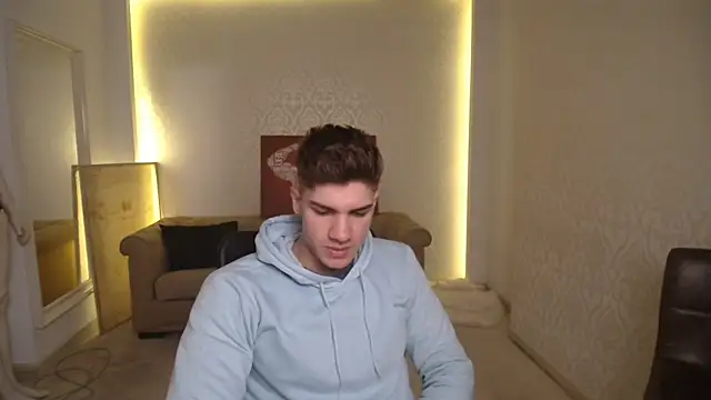 MaxKaiden online show from March 13, 5:33 am