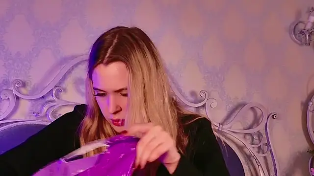 BECKI VRES online show from October 2, 8:49 pm