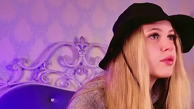 BECKI VRES online show from October 9, 8:40 pm