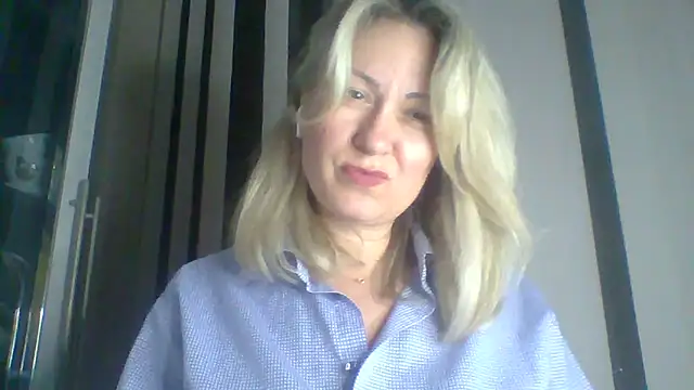 Snapshot of Mary888x chatting on March 1, 6:11 pm Mary888x online show from March 1, 6:11 pm