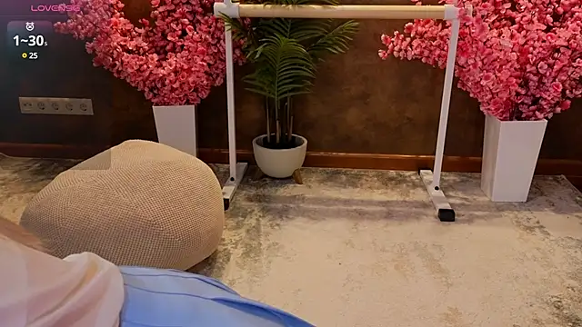 aishiro online show from February 24, 1:10 pm