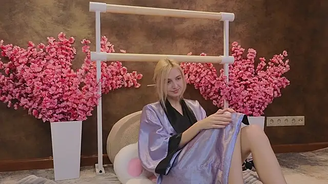 aishiro online show from March 18, 12:47 pm