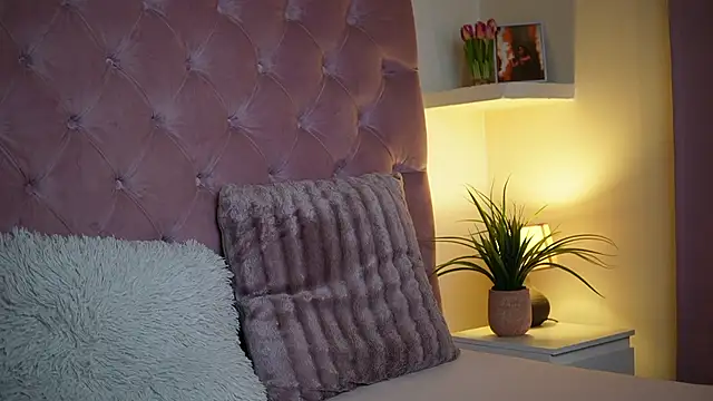 MaiaMini online show from September 9, 6:40 pm