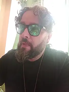 Snapshot of serpensy chatting on October 4, 1:53 pm serpensy online show from October 4, 1:53 pm