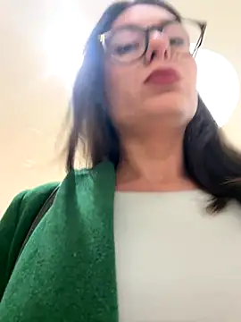 Snapshot of AvaFlowers6 chatting on November 15, 1:18 pm AvaFlowers6 online show from November 15, 1:18 pm