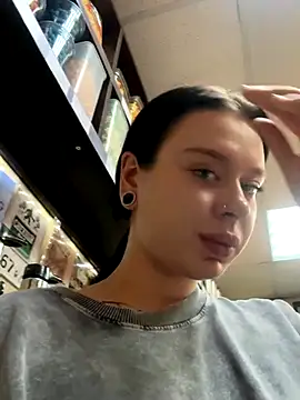 AlishaPrettyBlade online show from September 11, 10:48 am