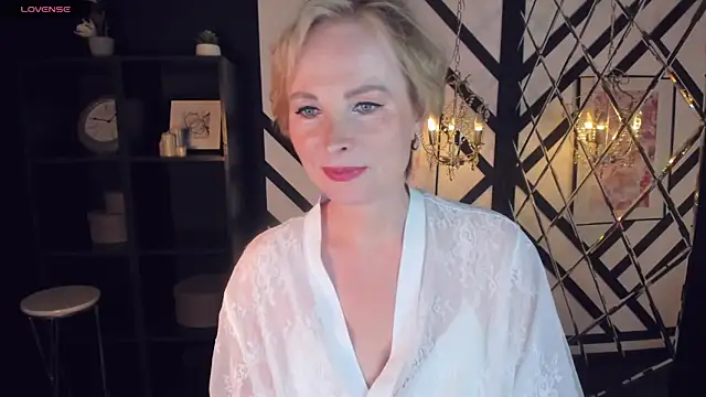 Sandra Kind online show from February 21, 8:40 am