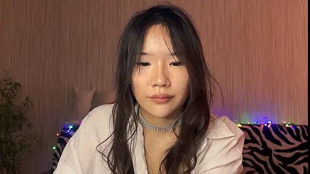 Asian Vi online show from March 9, 8:07 am