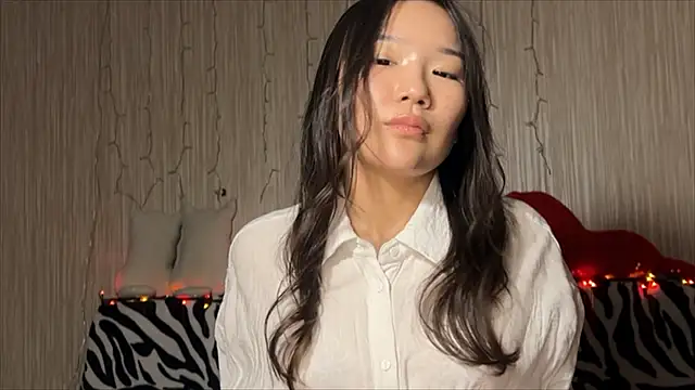 Asian Vi online show from March 17, 3:40 pm