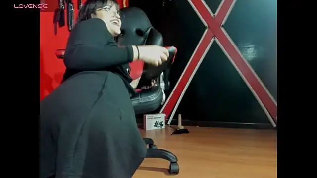 Snapshot of OnyxDiosaGotica chatting on February 21, 9:34 am OnyxDiosaGotica online show from February 21, 9:34 am