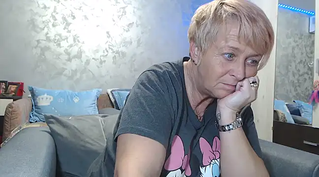 RosesandLillies online show from January 12, 5:44 pm