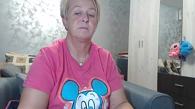 RosesandLillies online show from October 11, 4:49 pm