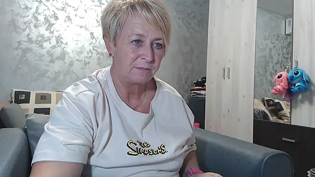 RosesandLillies online show from October 15, 4:07 pm