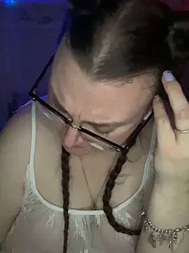 HTXBELLE online show from March 5, 3:29 am