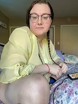 HTXBELLE online show from March 20, 2:21 pm