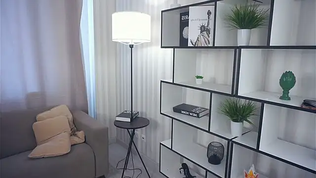 QuennaCoote online show from September 15, 5:51 am