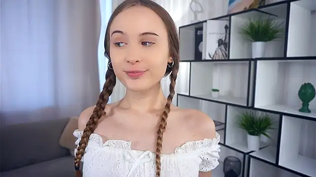 QuennaCoote online show from September 17, 6:59 am