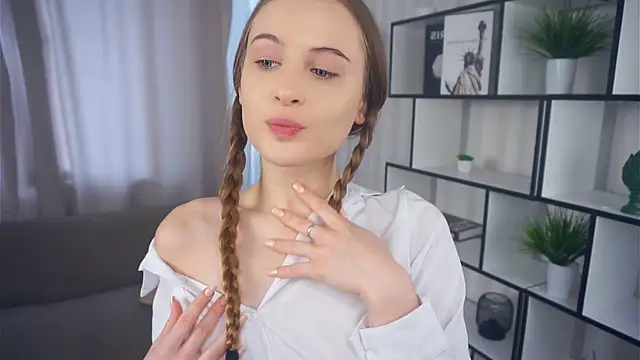 QuennaCoote online show from September 27, 6:18 am