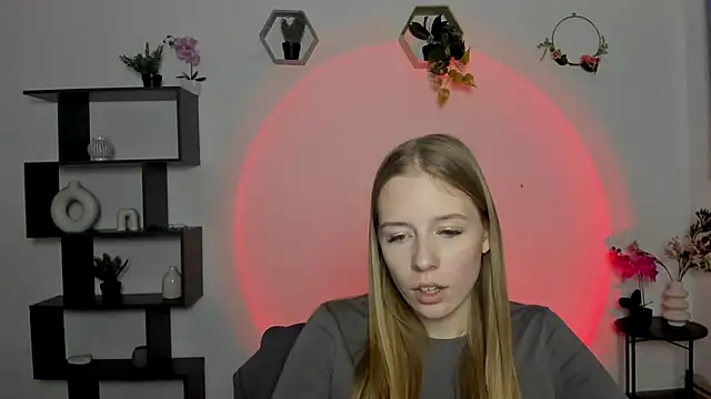 AnnNorriss online show from February 26, 4:45 pm