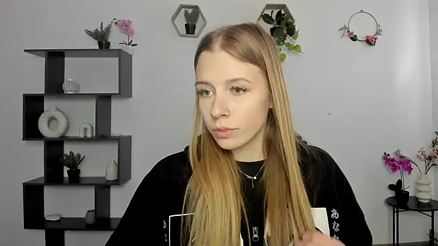 AnnNorriss online show from February 27, 1:49 pm