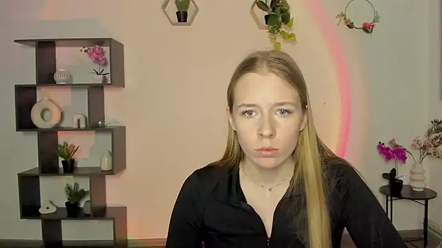 AnnNorriss online show from March 10, 4:14 pm