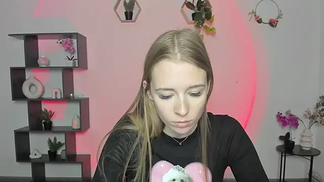 AnnNorriss online show from March 18, 4:48 pm