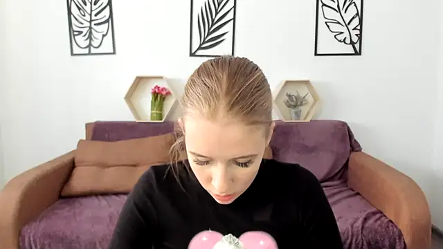 AnnNorriss online show from March 21, 2:18 pm