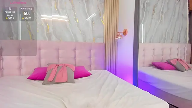 SalomeeHills online show from March 20, 5:04 pm