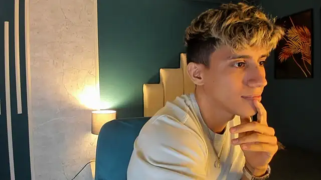 Allex Cano online show from March 2, 6:05 am