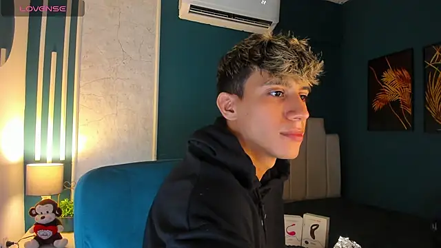 Allex Cano online show from March 10, 3:45 am