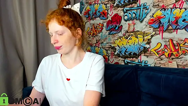 Sandra Wi1son online show from September 19, 1:18 am