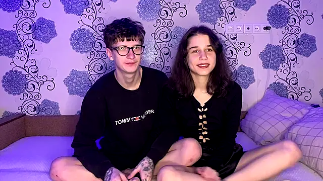 Snapshot of baby_lesi chatting on November 24, 7:02 pm baby lesi online show from November 24, 7:02 pm