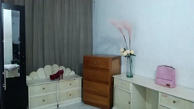 EngelCristaly online show from October 8, 5:05 am