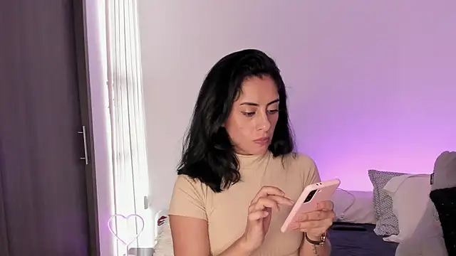 Snapshot of _lucianapalmer chatting on March 6, 3:45 pm lucianapalmer online show from March 6, 3:45 pm