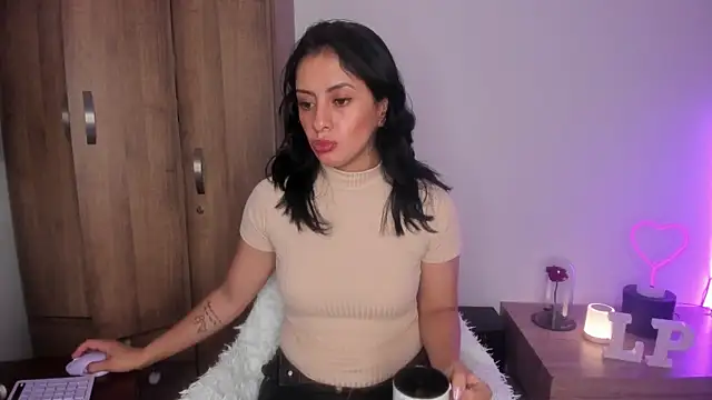 Snapshot of _lucianapalmer chatting on October 8, 12:14 pm lucianapalmer online show from October 8, 12:14 pm