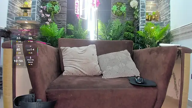 Theravenlux online show from October 19, 8:20 pm