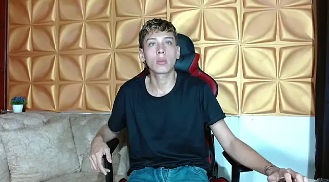 Snapshot of Noahoconor chatting on February 20, 10:48 pm Noahoconor online show from February 20, 10:48 pm