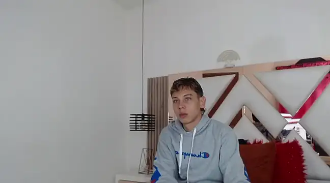 Snapshot of Noahoconor chatting on February 21, 1:00 pm Noahoconor online show from February 21, 1:00 pm