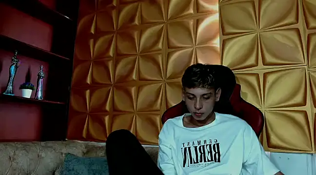 Snapshot of Noahoconor chatting on February 27, 10:42 pm Noahoconor online show from February 27, 10:42 pm