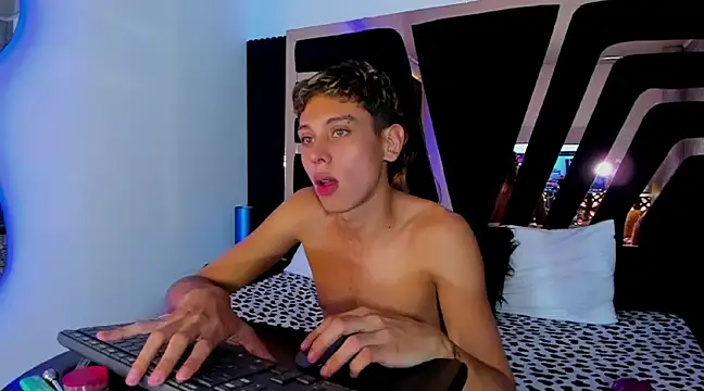 Snapshot of Noahoconor chatting on February 28, 4:20 pm Noahoconor online show from February 28, 4:20 pm