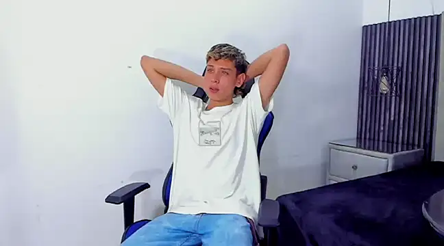 Snapshot of Noahoconor chatting on March 4, 10:38 pm Noahoconor online show from March 4, 10:38 pm