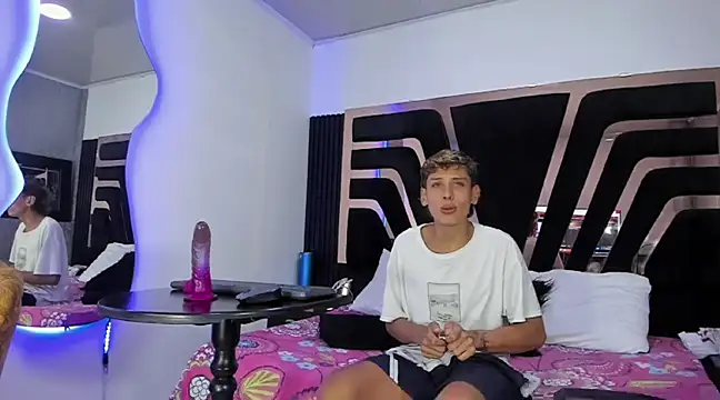 Snapshot of Noahoconor chatting on March 5, 2:57 am Noahoconor online show from March 5, 2:57 am